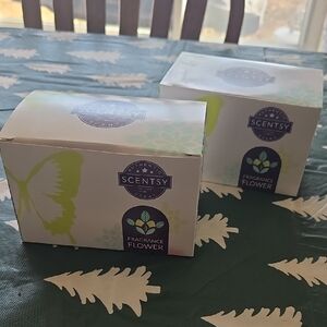 2 Scentsy Fragrance Flowers